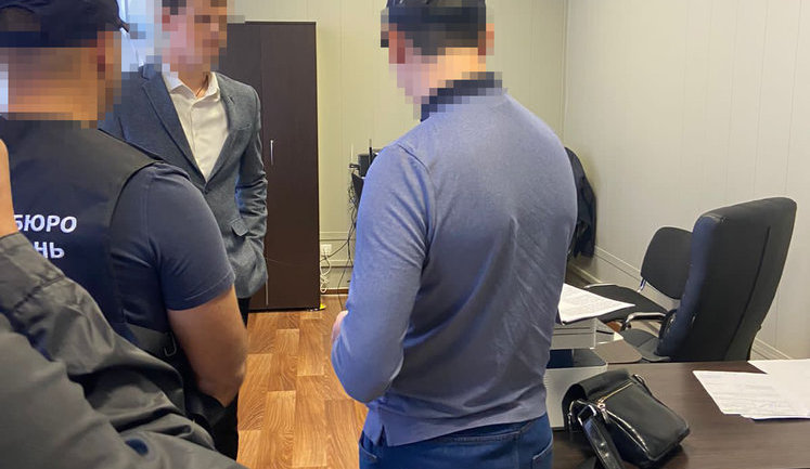 ДБР повідомило про підозру одному зі своїх співробітників за фактом незаконного продажу вилученої кукурудзи. ВІДЕО+ФОТОрепортаж