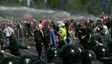 Газ и водометы против толпы: тренировки "Беркута" как бы "в преддверии Евро 2012". ФОТОрепортаж