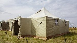 Міноборони без конкурсу закупило 1200 наметів радянського зразка. ДОКУМЕНТ