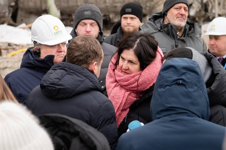 Понад 60 дипломатів відвідали пошкоджену Дарницьку ТЕЦ