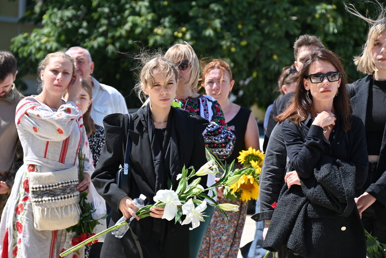 Зі скрипалем та воїном Давидом Якушиним, який загинув у бою з окупантами, попрощалися в Києві 07