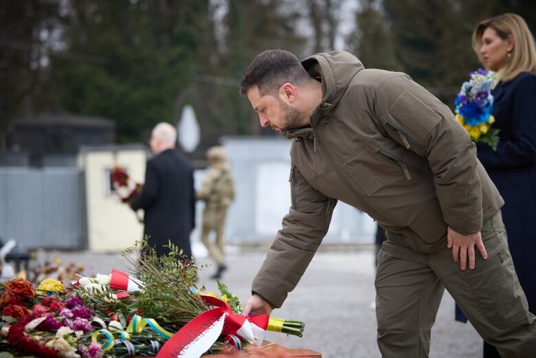 Зеленський прибув до Львова: відвідав поранених воїнів та вручив нагороди 04