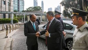 Аваков и министр внутренних дел Сингапура договорились о сотрудничестве подразделений киберполиции. ФОТО