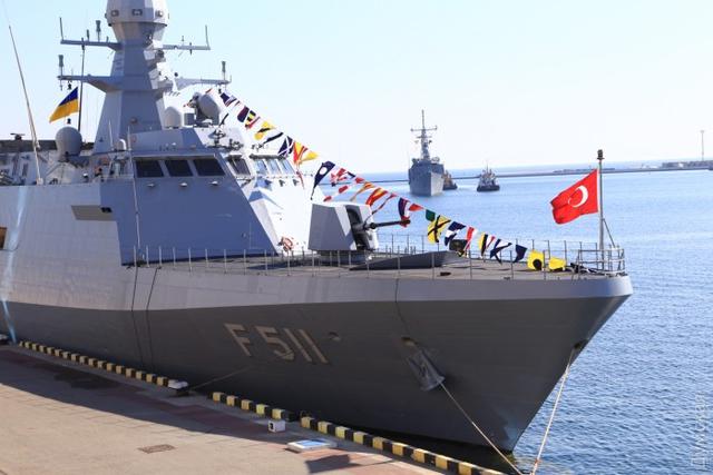 Two Turkish warships arrive in Odesa sea port 01