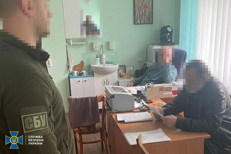 У Рівному СБУ викрила схему заробітку на ухилянтах