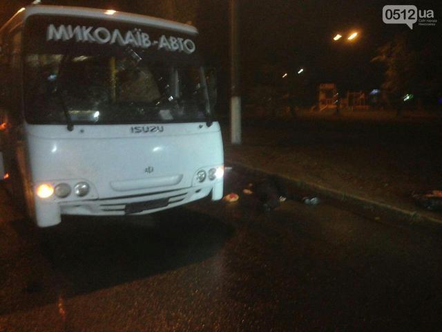 Рейсовий автобус у Миколаєві на смерть збив двох людей 02