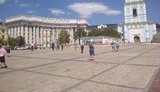 На Михайлівській площі в Києві заборонили парковку і транзитний проїзд автомобілів. ФОТОрепортаж