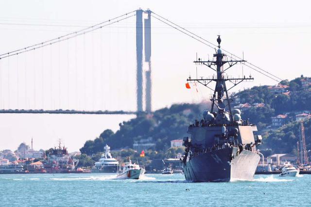 Сі-Бриз-2017: ракетний есмінець ВМС США USS Carney у Чорному морі 03 Сі-Бриз-2017: ракетний есмінець ВМС США USS Carney у Чорному морі 03