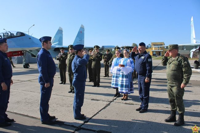 Росія перекинула до Білорусі винищувачі СУ-30СМ 01