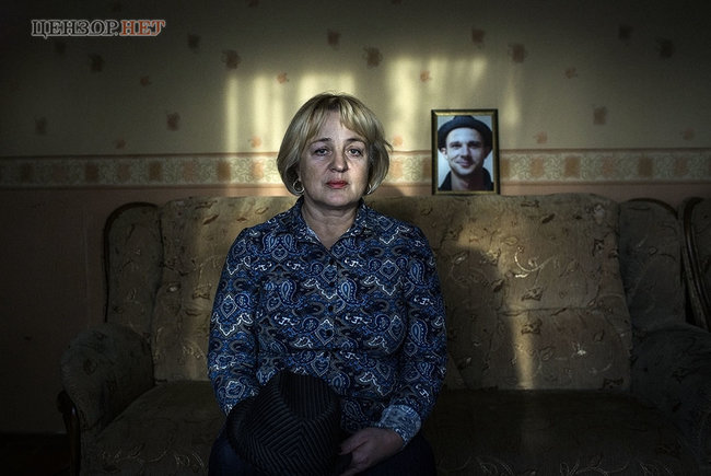 Я не могла представить, что моего ребенка сожгли. Но его хлопцы мне сказали, что сыну не больно было – это случилось мгновенно, - воспоминания мамы погибшего под Иловайском добровольца Евгения Харченко 01