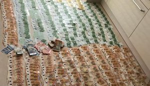Руководители нескольких вузов Запорожья продавали дипломы иностранцам. Изъято 111 тысяч долларов и 70 тысяч евро, - СБУ. ФОТО