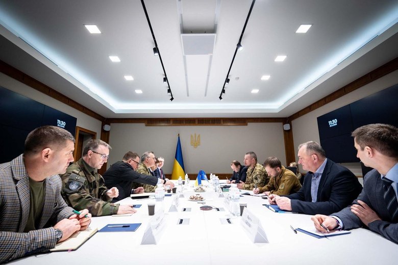 Украину посетила делегация НАТО