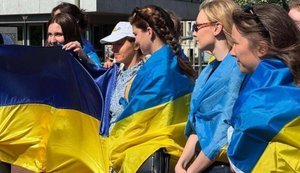 У ЄС нема гендерного розподілу щодо служби в армії: Українкам радять мати підтвердження законного виїзду