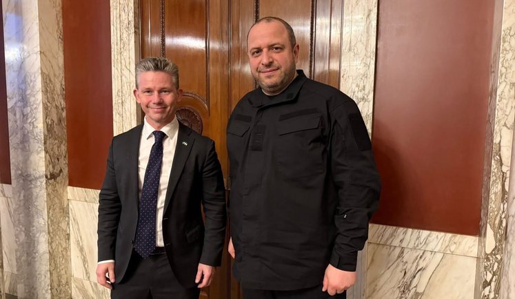Умеров прибыл в Швецию: обсудил с Йонсоном усиление поддержки Украины