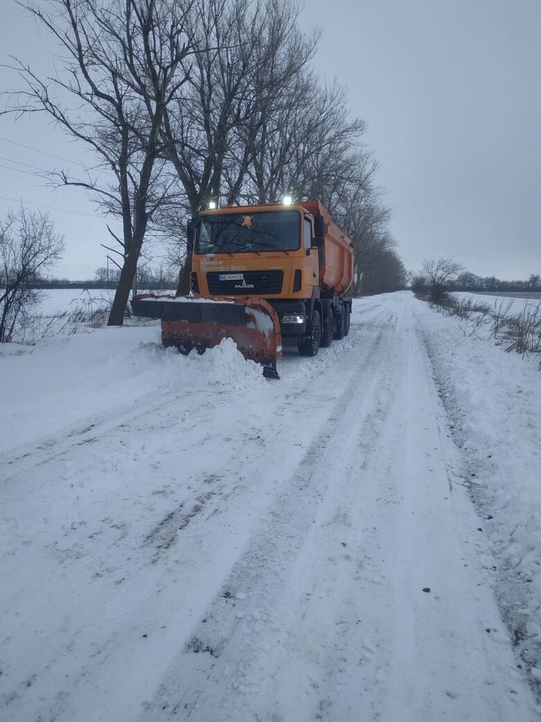 Негода в Україні: на Одещині та Миколаївщині відновлюють проїзд вантажного транспорту. Обмеження зберігаються на трасі М-13 Кропивницький - Кишинів 04