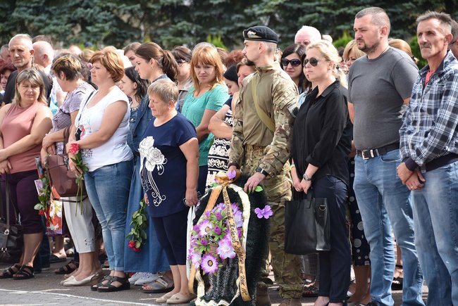С воином 24-й ОМБр Романом Джерелейко, погибшим на Донбассе, простились на Хмельнитчине 10