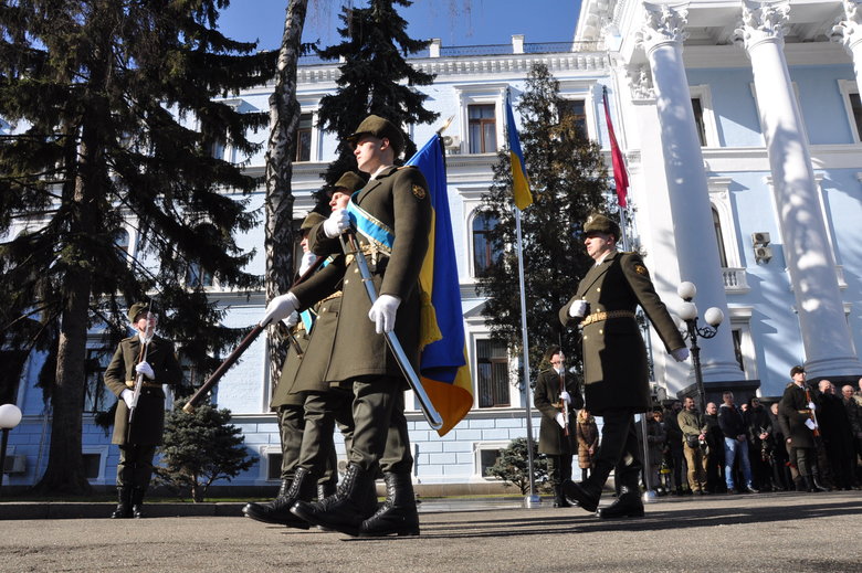 В Києві попрощалися із загиблим внаслідок російського обстрілу розвідником 30-ї ОМБр Антоном Сидоровим 37