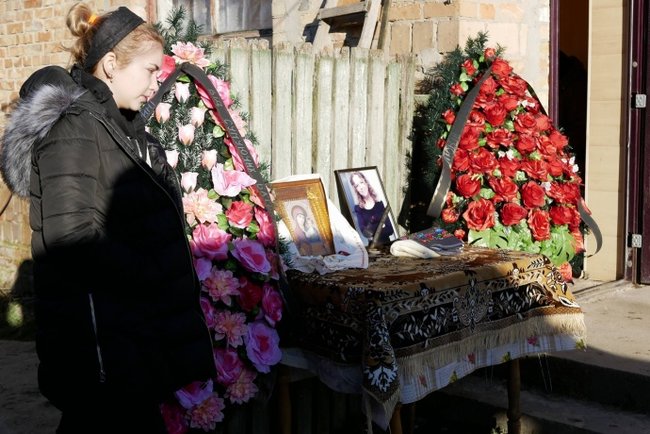 На Київщині попрощалися з правозахисницею Ноздровською 05