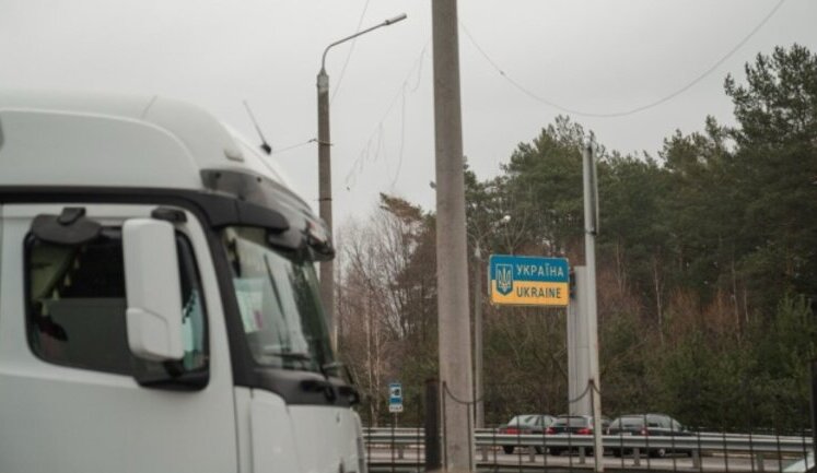 Польські фермери продовжують блокувати КПП "Медика-Шегині", акція заявлена на 48 годин, але може продовжитися, - Держприкордонслужба