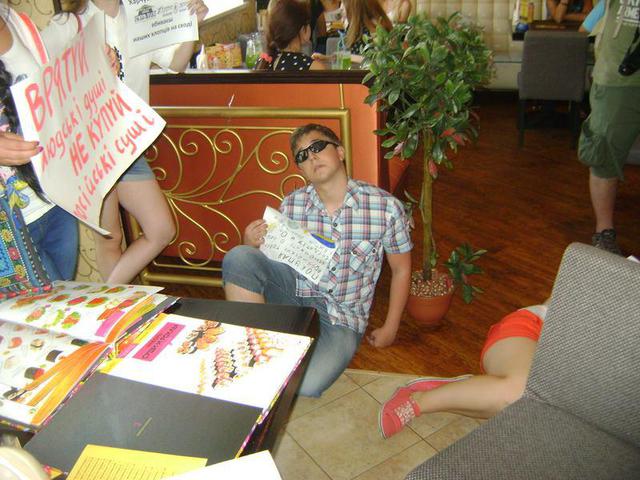 убийство россия кафе