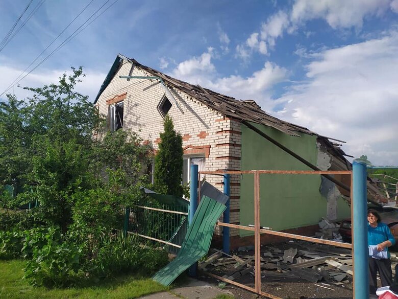 Enemy plane struck three rocket attacks on Sumy region, three people are wounded, and big destructions in households, - Zhyvytskyi 05