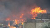 В центре Донецка за считанные минуты сгорело авто. ВИДЕО