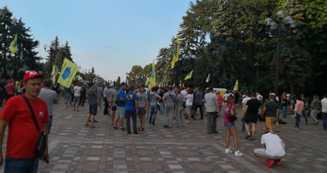 Автовласники-протестувальники на єврономерах вимагатимуть від Парубія включити їхнє питання в завтрашній порядок денний Ради 03
