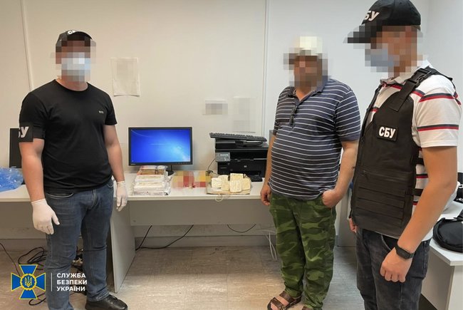 В аеропорту Бориспіль блокували контрабанду прекурсорів, товару вилучили на 4 млн грн, - СБУ 01