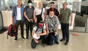 Звільнені з піратського полону в Беніні моряки повернулися в Україну, - Офіс президента