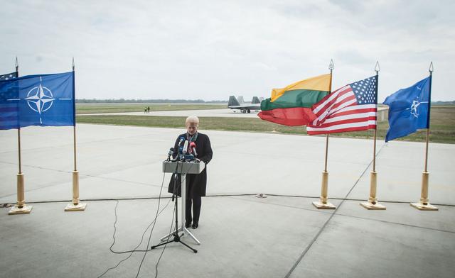 самолет истребители f-22