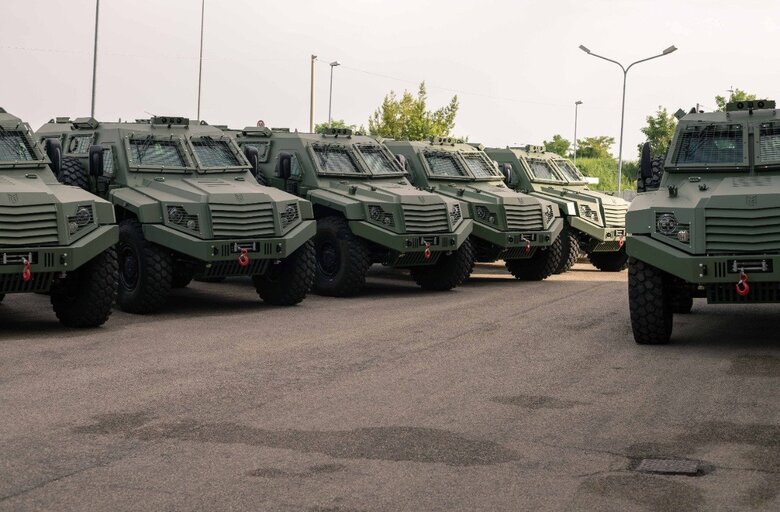 Волонтеры покупают 11 бронемашин MLS SHIELD для десантно-штурмовых войск: нужно собрать 45 млн грн 04 Волонтеры покупают 11 бронемашин MLS SHIELD для десантно-штурмовых войск: нужно собрать 45 млн грн 04