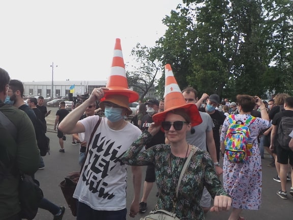 Мітингувальники під судом над Стерненком перекрили вулицю Дегтярівську 05