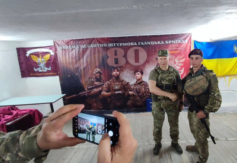 Сирський нагородив українських захисників за активні дії на Курському напрямку