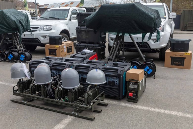 Порошенко передал спецназовцам ВСУ комплексы ПДТР 