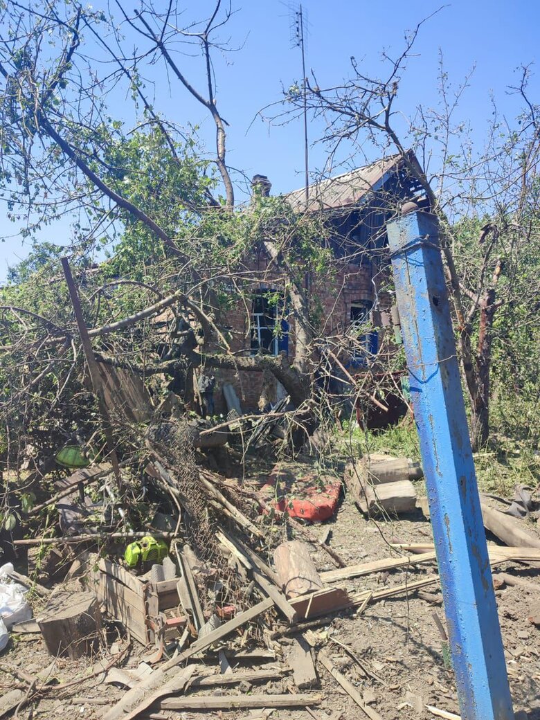 Доба на Донеччині: під ворожим вогнем перебували 9 громад, 1 людина загинула, ще 2 особи зазнали поранень, - ОВА 02