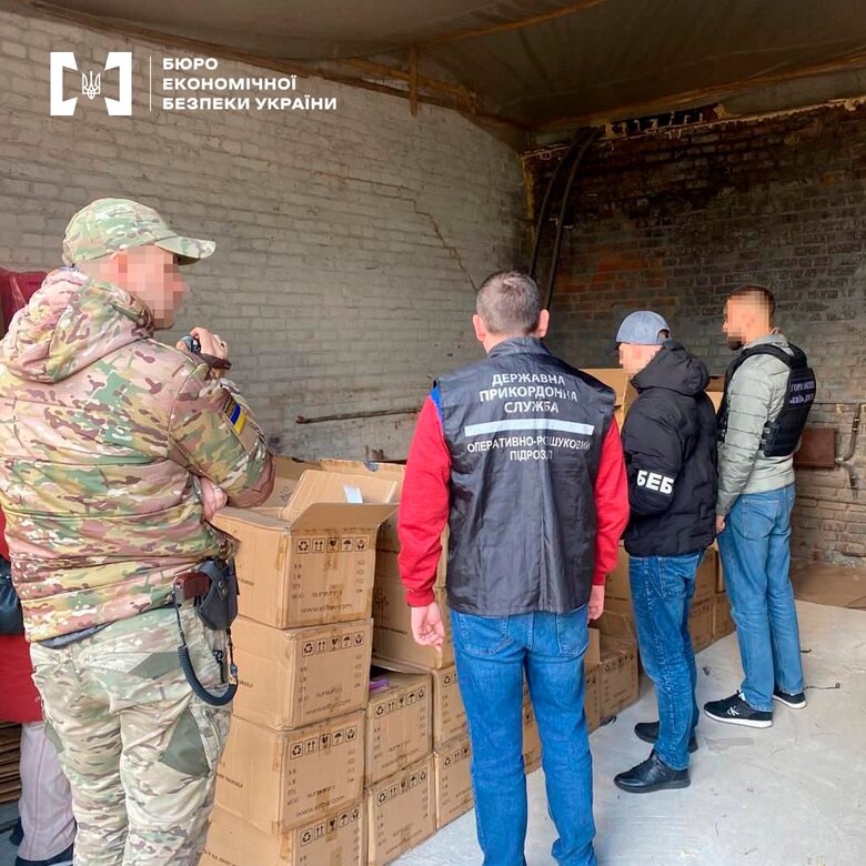 БЕБ вилучило велику партію незаконно ввезених електронних сигарет на Львівщині