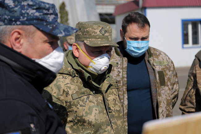 Таран и Хомчак посетили флагман ВМС Украины фрегат Гетьман Сагайдачний 03