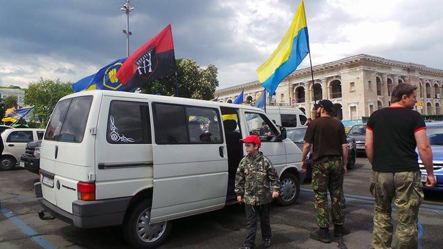 Poroshenko sign amnesty! car run started in Kyiv 10
