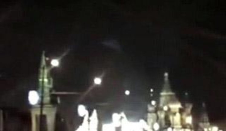 Над Кремлем регулярно зависает НЛО. ВИДЕО.