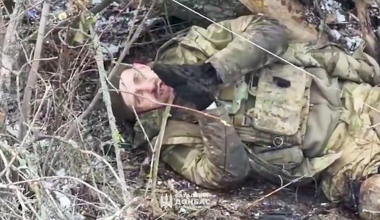 Поранений окупант благає про смерть після удару дрона 18-ї бригади у Часовому Яру. ВIДЕО