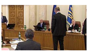 After a Scandal Opposition left the Cabinet: Yanukovych and Azarov did not Give the Floor to Yatsenyuk. VIDEO