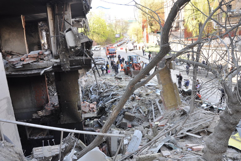 Наслідки обстрілу в Києві 28 квітня 14