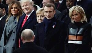 Світові лідери з іронією дивляться на Путіна.ФОТО ДНЯ