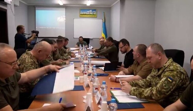 "Тримаємо ситуацію під контролем", - Зеленський провів виїзне засідання Ставки Верховного Головнокомандувача на Рівненській АЕС. ВIДЕО