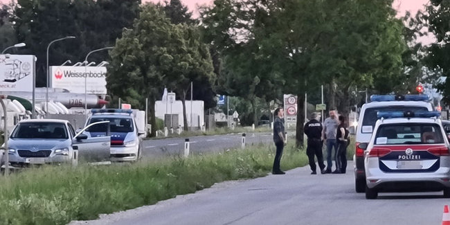 Чеченця Умарова, який був свідком у справі про вбивство Окуєвої й про замах на Осмаєва, застрелили в Австрії, - ЗМІ 01 Чеченця Умарова, який був свідком у справі про вбивство Окуєвої й про замах на Осмаєва, застрелили в Австрії, - ЗМІ 01