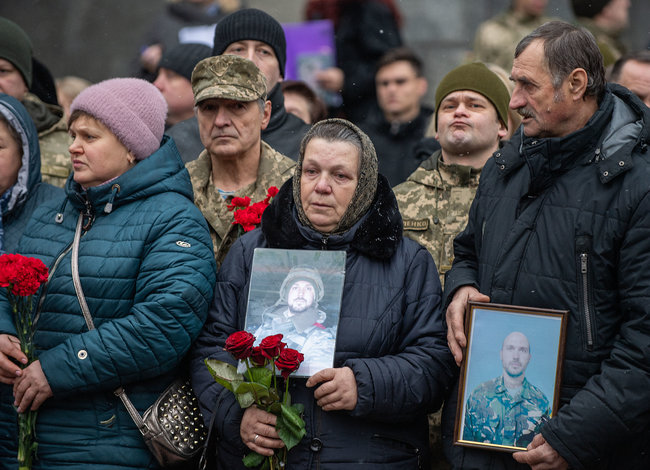 Зеленский почтил память погибших киборгов, - ОП 02