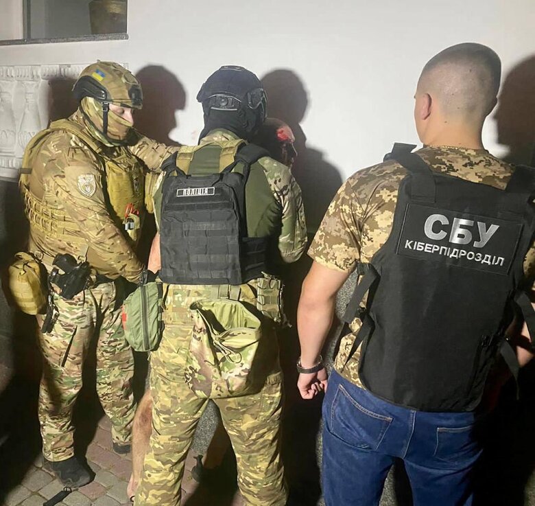 У Полтаві затримали фітнес-тренера Заволоку, який принижував військових: йому загрожує до 8 років ув’язнення 02 У Полтаві затримали фітнес-тренера Заволоку, який принижував військових: йому загрожує до 8 років ув’язнення 02