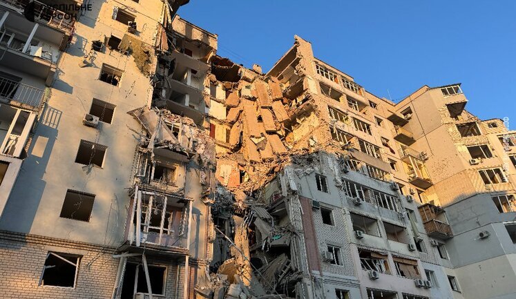 Child and five adults were injured in shelling of Kherson (updated)