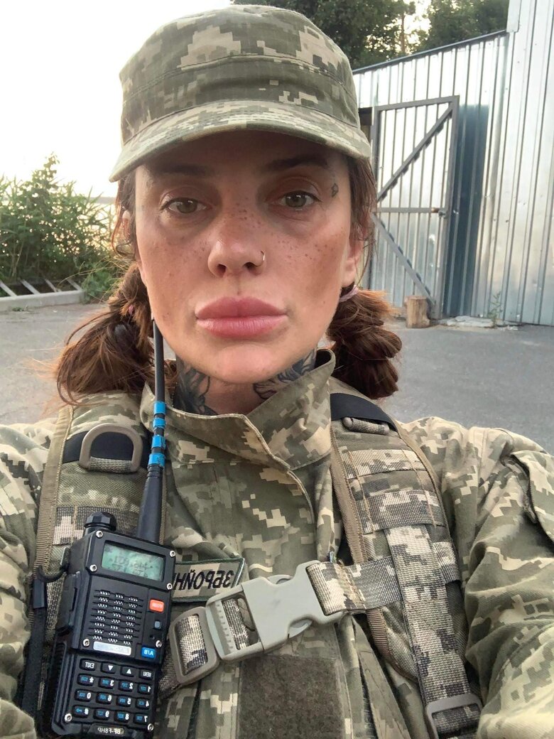 Шура Рязанцева: Колись я була стилістом 95 кварталу і вдягала Зеленського. Тепер - лише мрію заїхати на танку в Крим 03
