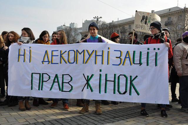 Police detains attackers of feminist rally held in downtown Kyiv 25 Police detains attackers of feminist rally held in downtown Kyiv 25